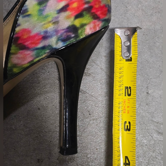 Anne Klein D'orsay Heels - Picture 7 of 8
